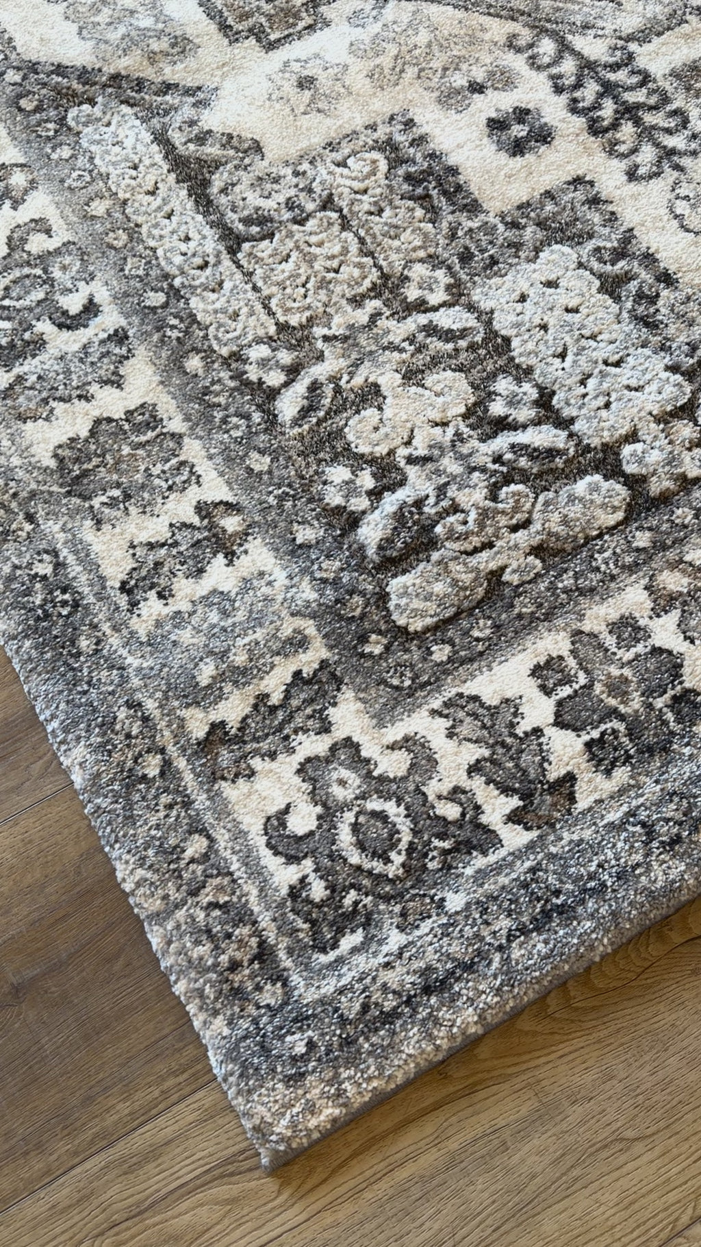 Icon Area Rug Collection, 5' x 7'