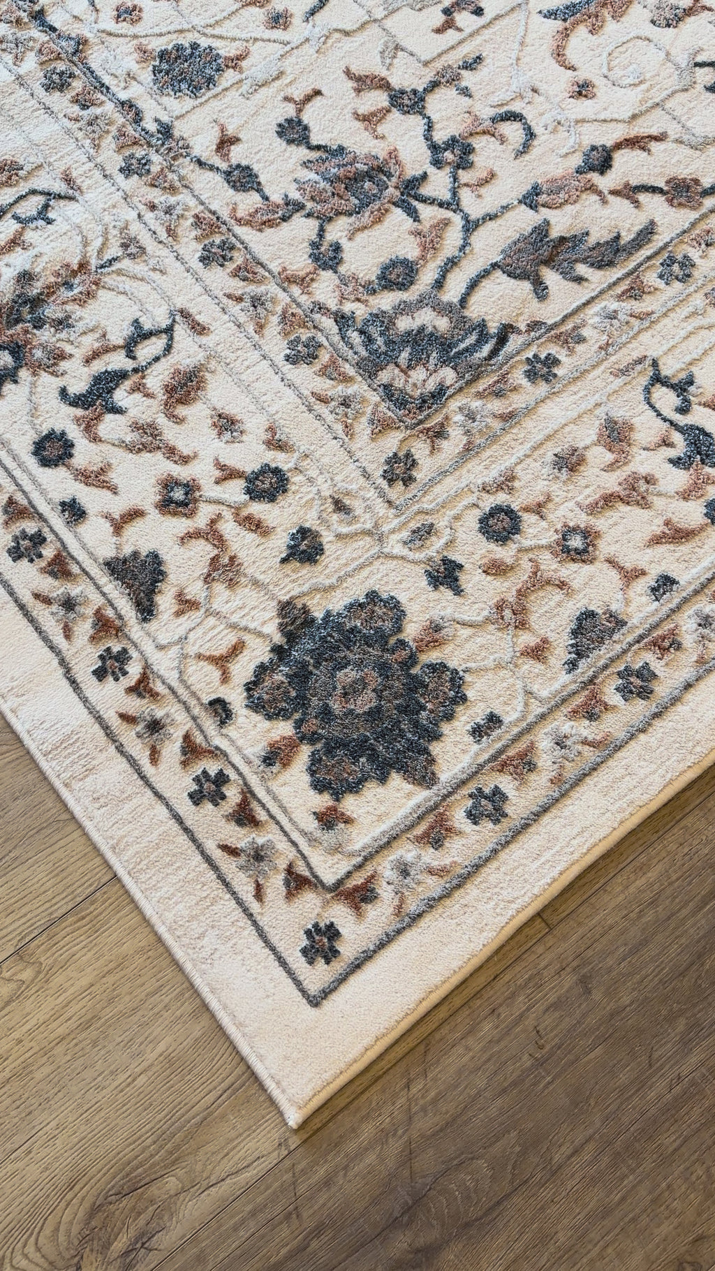 Hampton Court Area Rug