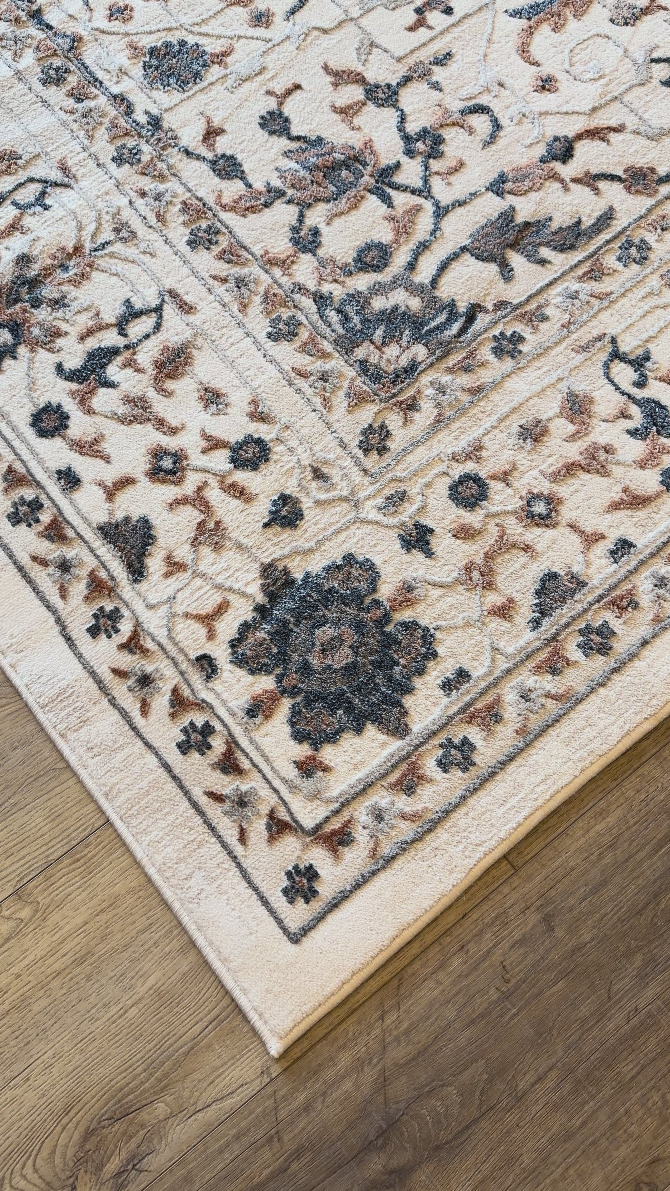 Hampton Court Area Rug